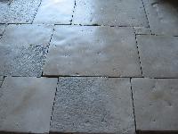 ANTIQUE DALLE DE BOURGOGNE AUTHENTIC PROVENCE FRENCH STONE FLOOR RECLAIMED FLOORINGS LIMESTONE PIERRE DE BOURGOGNE 3 CM THICKNESS STOCK FOR SALE 