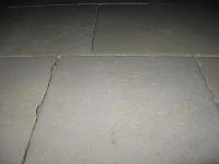 Plancher ancien(Copie)en pierre de bourgogne sps. 20 mm.Opus Roman.<br>
Prix euro 140,00 au m2<br>
