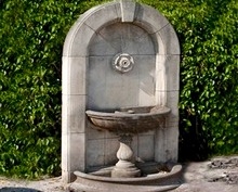 Antique Fountaine in Burgundy Limestone Antique Fountaine in Burgundy Limestone