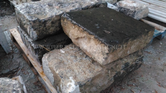 Volcanic stone black stone Volcanic stone black stone